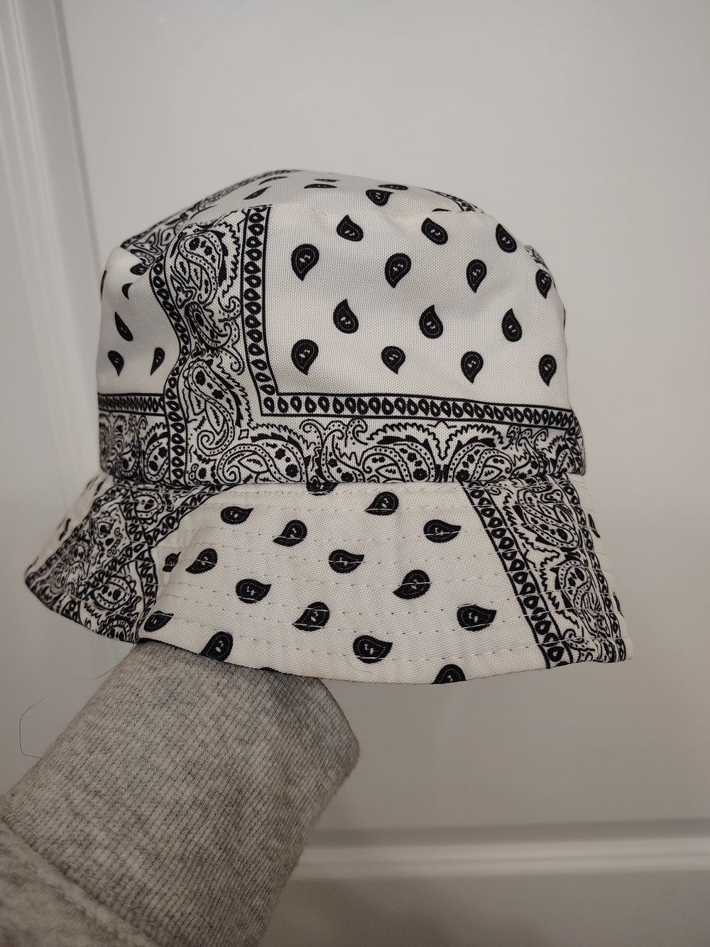 Women's Black & White Paisley Bucket Hat - Brand:
